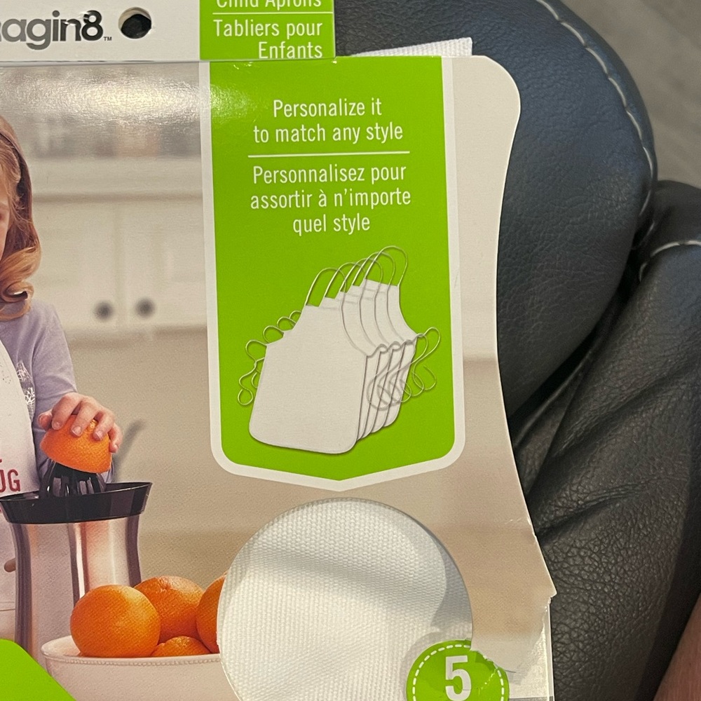 Package of 5 white child aprons one size fits most - Picture 3 of 4